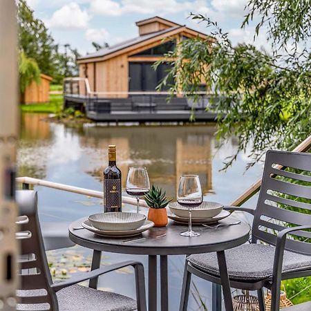 Woad Mill Lakeside Lodges Бостън Екстериор снимка