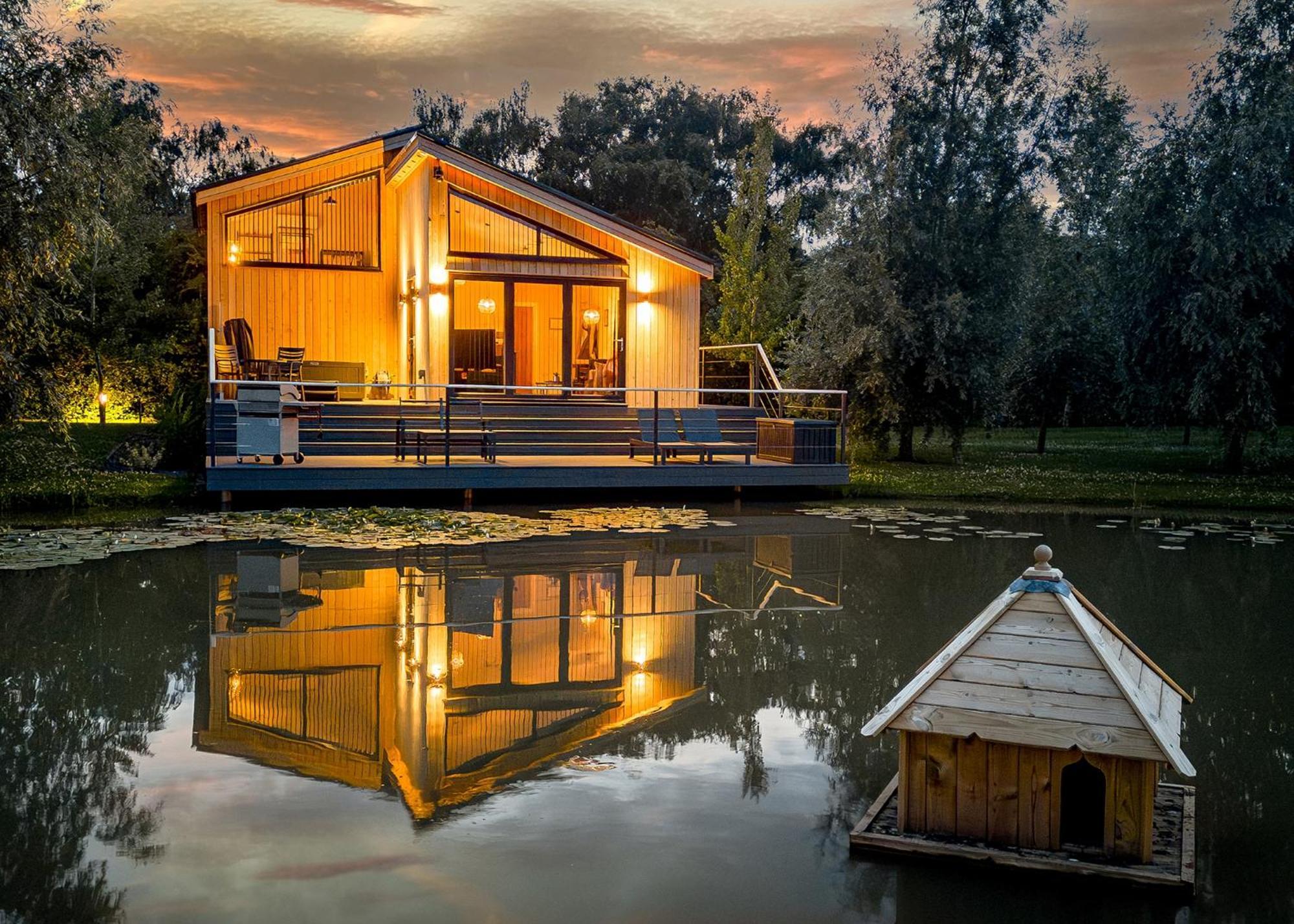 Woad Mill Lakeside Lodges Бостън Екстериор снимка